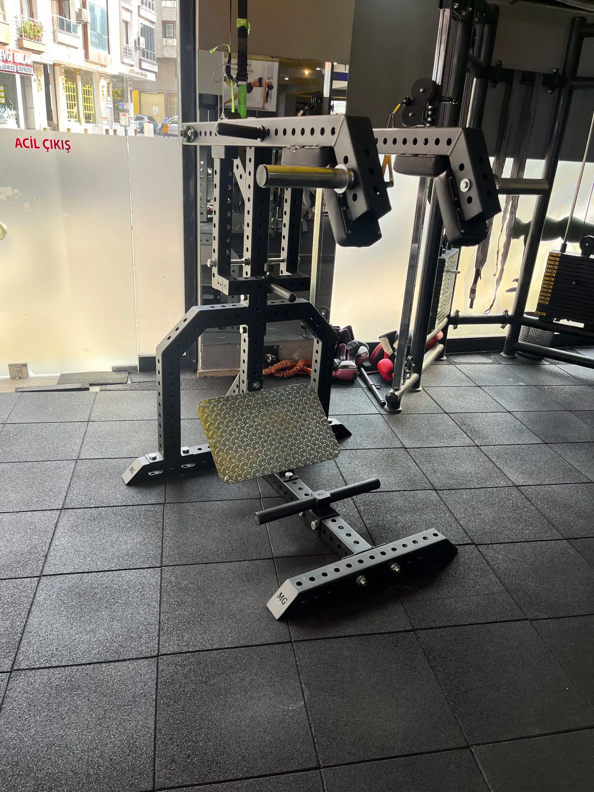 Waden-Squat-Kombinationsmaschine - Scheibenbelastete Maschinen - METALGYM