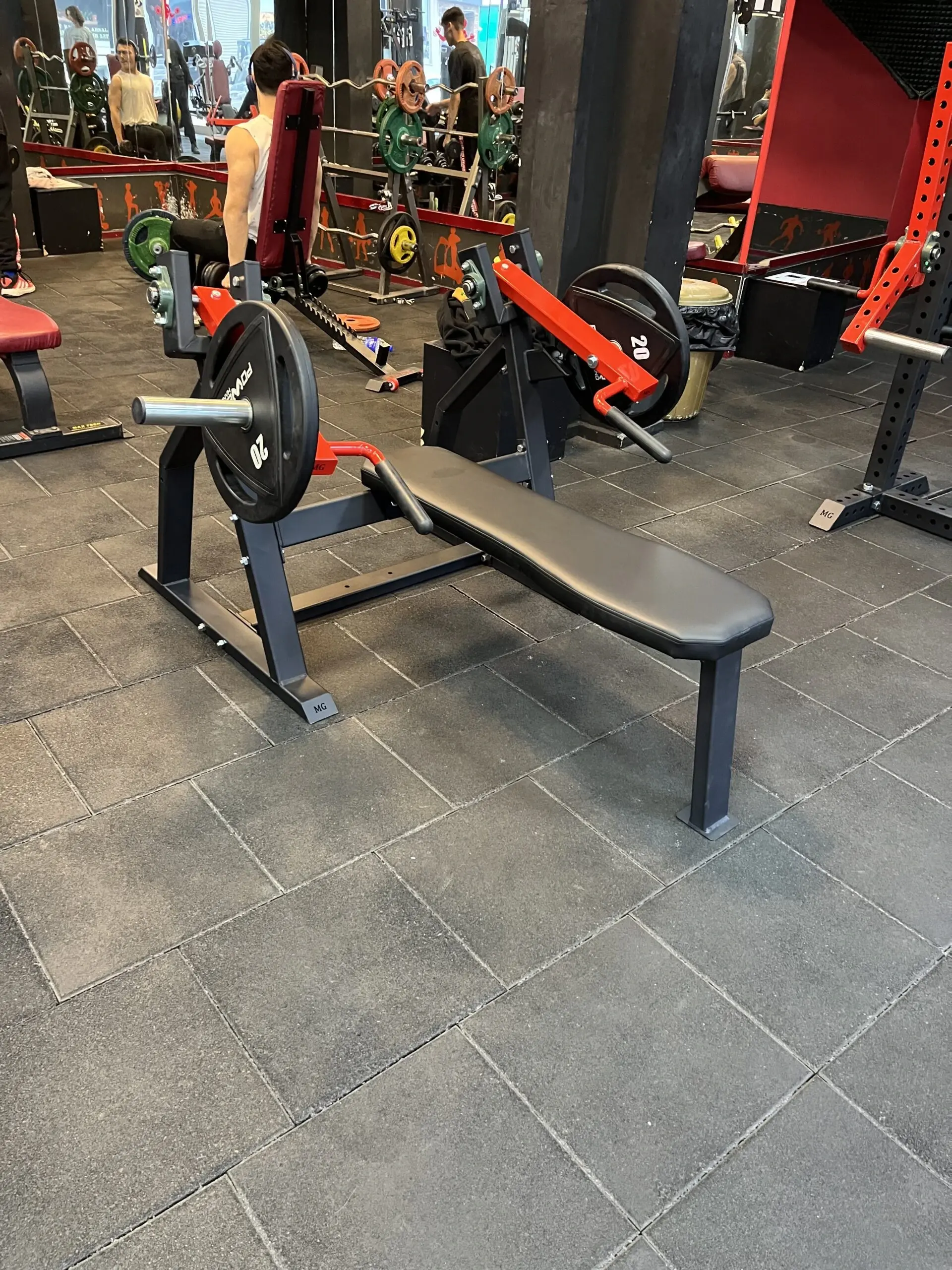 Vertical Chest Press Makinesi - Plaka Yüklemeli Makineler - METALGYM