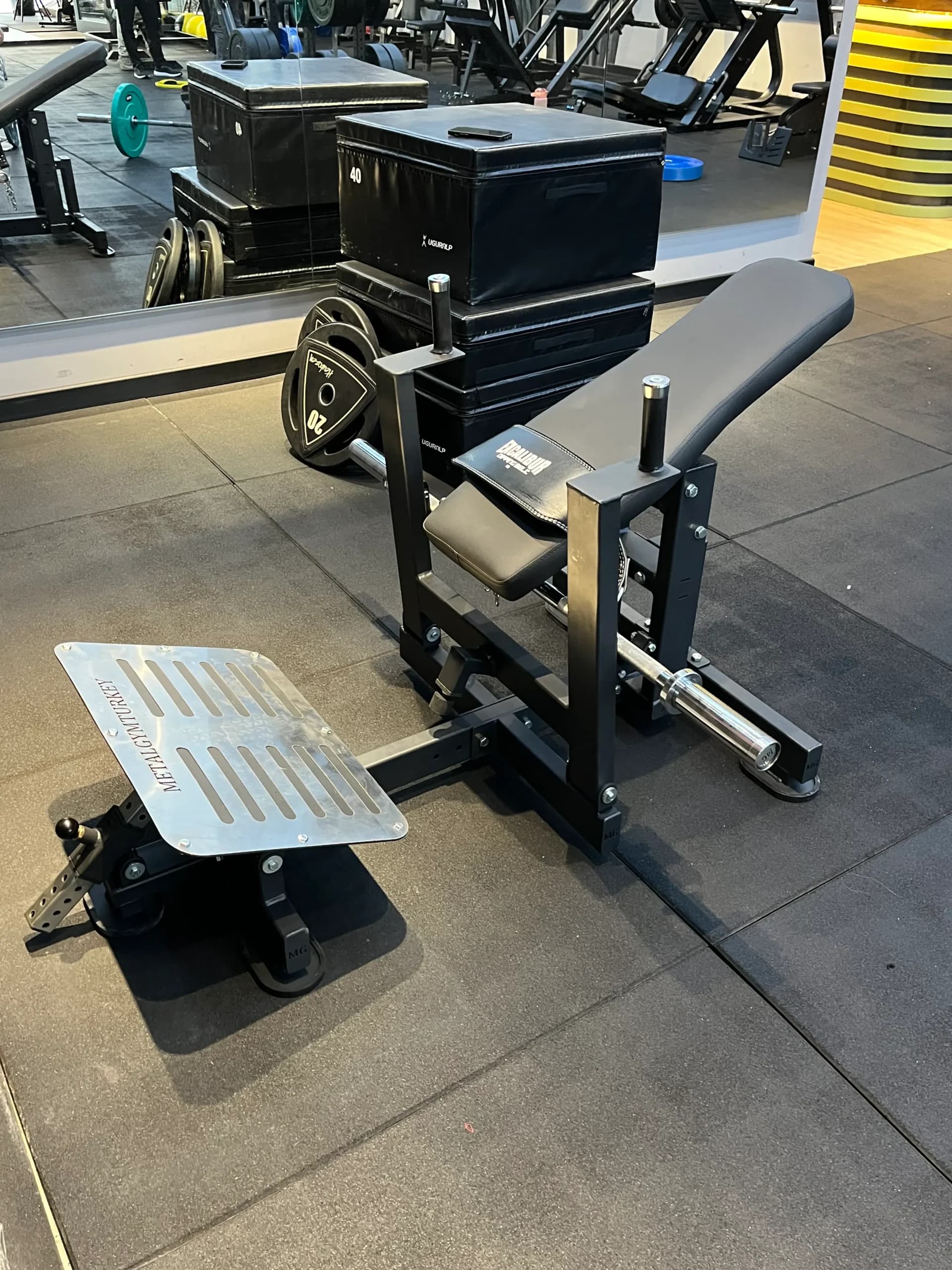Kemerli Hip Thrust Makinesi - Plaka Yüklemeli Makineler - METALGYM