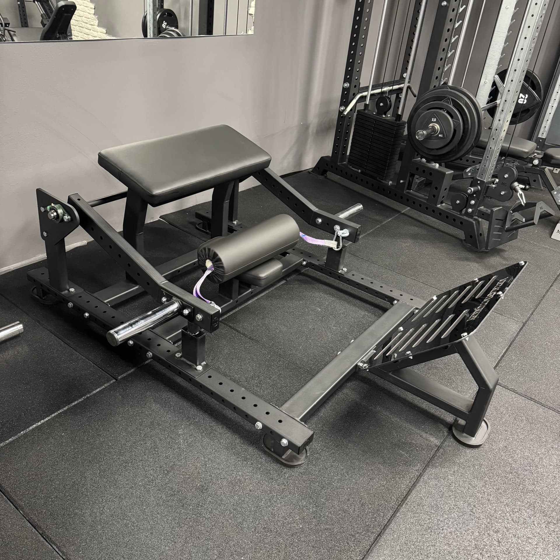 Puflu Tip Hip Thrust Makinesi - Plaka Yüklemeli Makineler - METALGYM